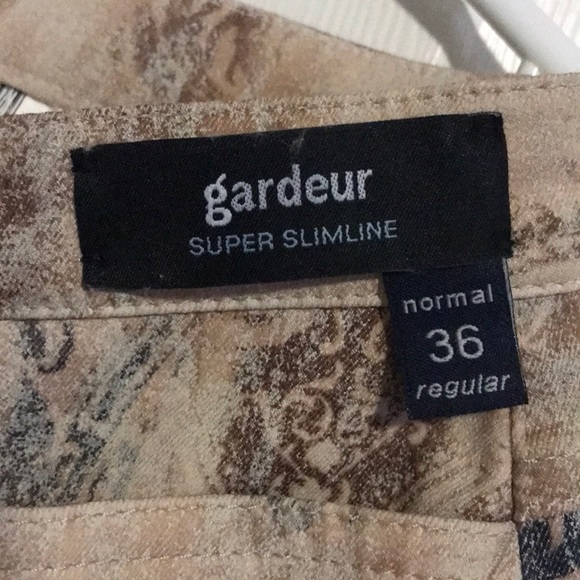 Women’s Printed Pants - Picture 3 of 4